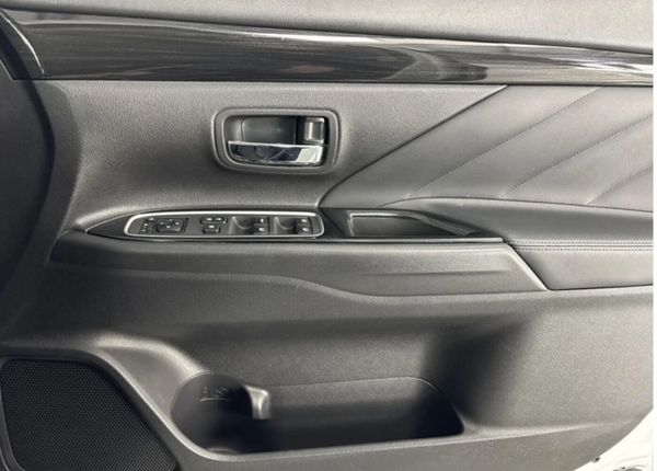 2018 Mitsubishi Outlander 2.0 Petrol Plug in Hybri 388401263