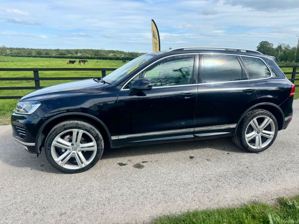 152 Volkswagen Touareg R-Line Crewcab***** 388404065