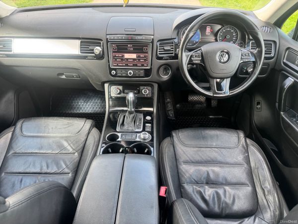 152 Volkswagen Touareg R-Line Crewcab***** 388404075