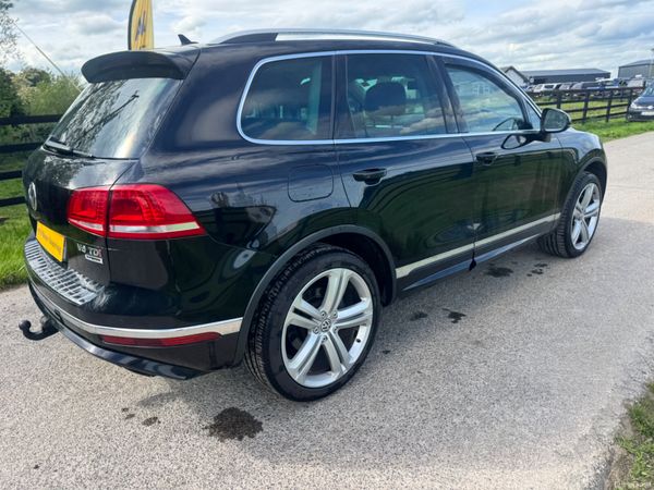 152 Volkswagen Touareg R-Line Crewcab***** 388404077