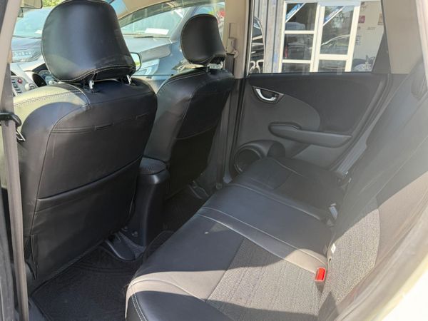 12 HONDA FIT HYBRID 388543373