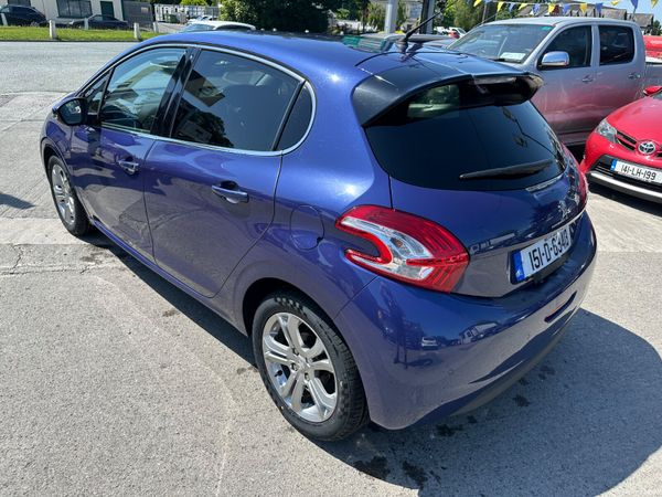 Peugeot 208 2015 1.2 VTI 82 bhp Allure 388575869