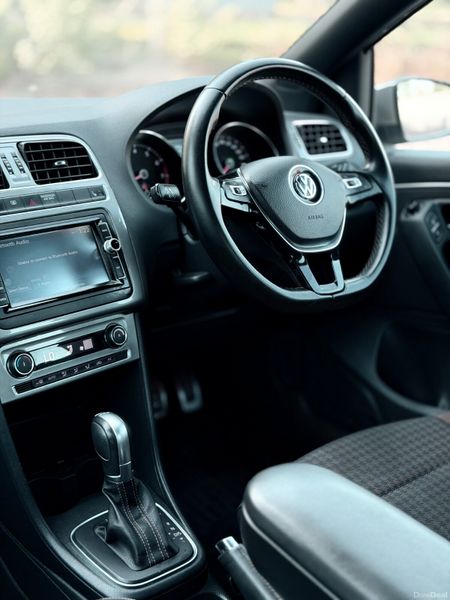 Volkswagen Polo 1.2 TSI BlueMotion DSG Auto 388583103
