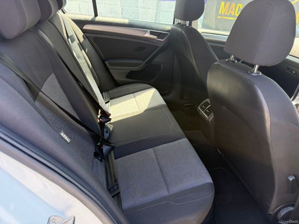 Volkswagen Golf 2014 388596169