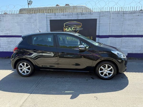 Peugeot 208 2016 388597447