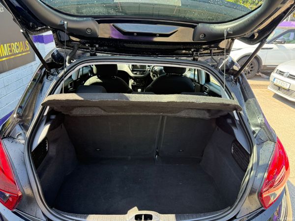 Peugeot 208 2016 388597461
