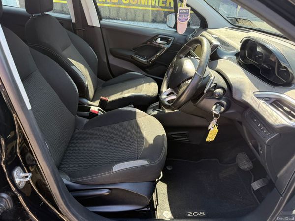 Peugeot 208 2016 388597465