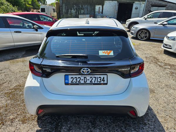 Toyota Yaris 2023 1.5 luna Hybrid 388606095
