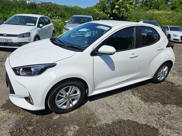 Toyota Yaris 2023 1.5 luna Hybrid 388606201