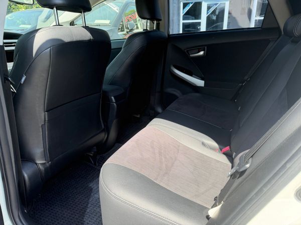 13 TOYOTA PRIUS HYBRID 388609617