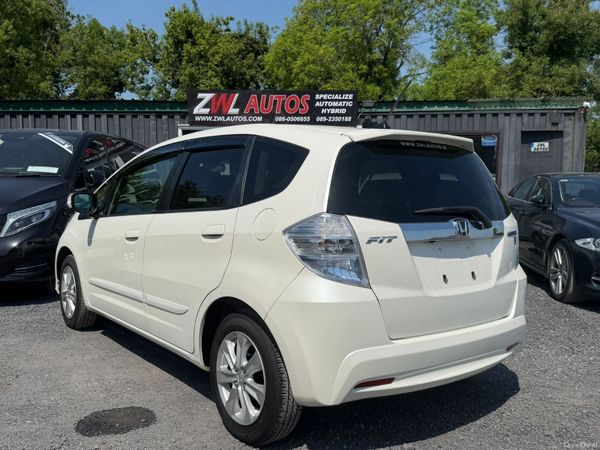 12 HONDA FIT HYBRID 388610187