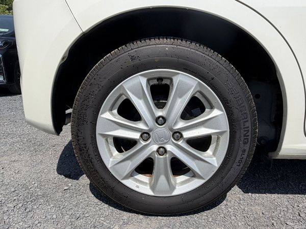 12 HONDA FIT HYBRID 388610189