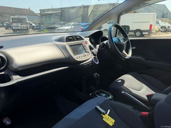 12 HONDA FIT HYBRID 388610205
