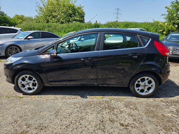 Ford Fiesta 2012 1.2 zetec only 75k one owner 388611511