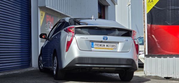 Toyota prius Hybrid taxi for rent 388617051
