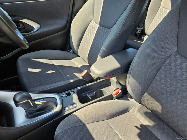 Toyota Yaris 2023 1.5 luna Hybrid 388620191