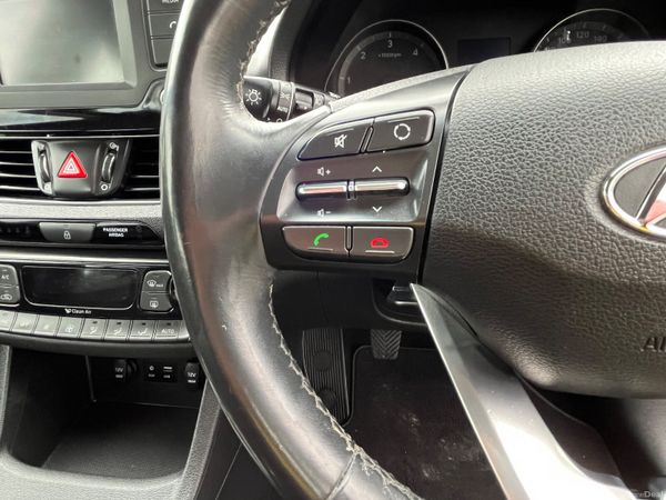 Hyundai i30 2017 388621947