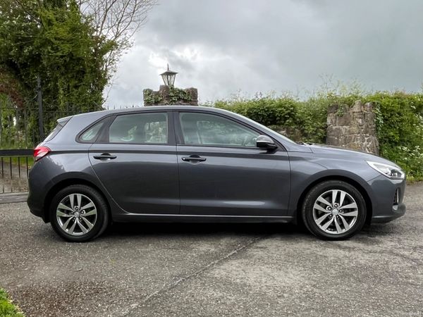 Hyundai i30 2017 388621917