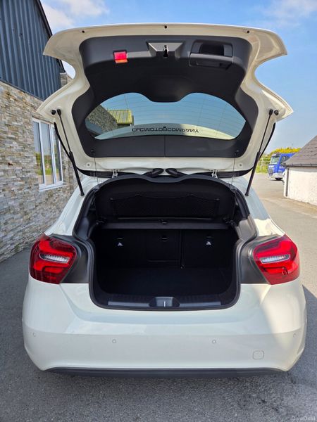 2017 mercedes Aclass / automatic 388782681