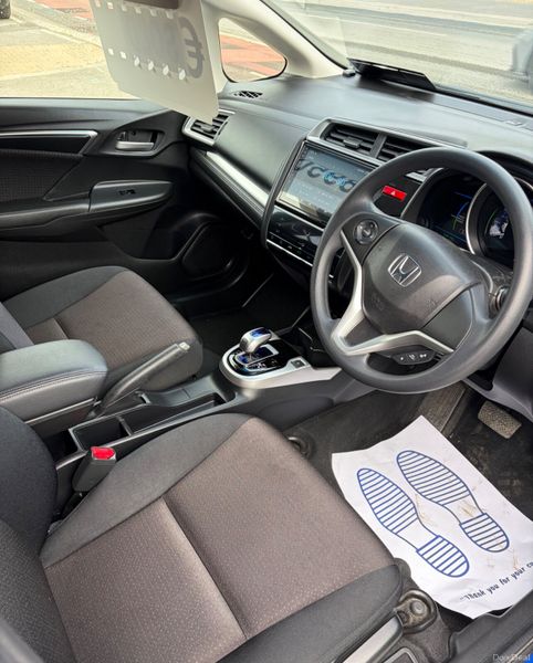2014 Honda Fit (Jazz) 1.5 Hybrid Automatic 388782743