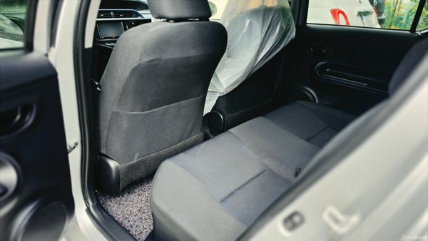 Toyota Aqua 2015 388790927