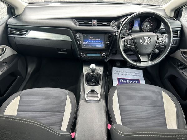 Toyota Avensis Luna 2017 1.6 388710469