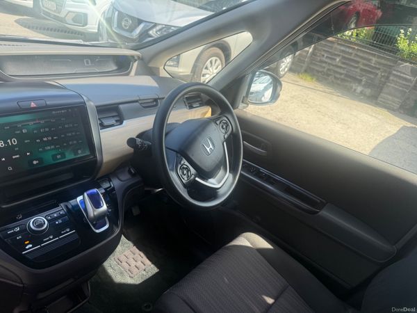 2017 Honda Freed Hybrid Automatic 6 Seater 388719063
