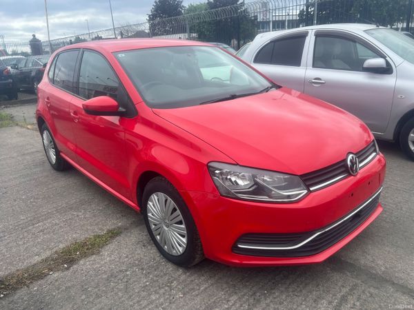 Volkswagen Polo Hatchback, Petrol, 2015, Red
