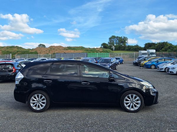 Toyota prius alpha 7 seater Self charging Hybrid 388850707