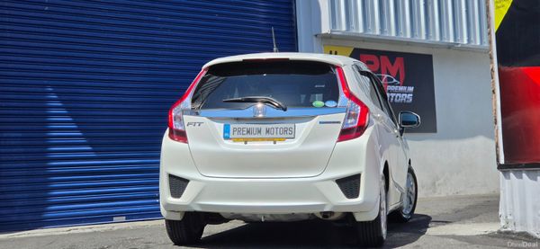 Honda fit Hybrid Automatic 388854747