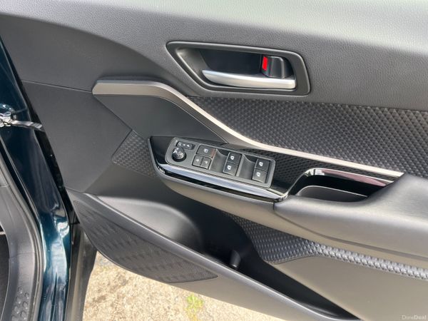 TOYOTA C-HR 2019, 1.8 HYBRID AUTO LOW KM HIGH SPEC 388882075