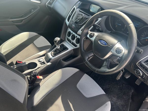 Ford Focus 2014 388809107