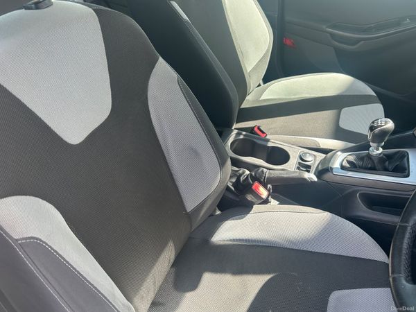 Ford Focus 2014 388809109