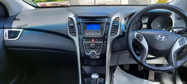Hyundai i30 2016 388810485