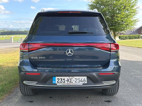Mercedes-Benz EQB 2023 7 Seaters 388835969