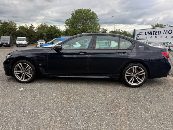 BMW 7-Series 2019 388985895