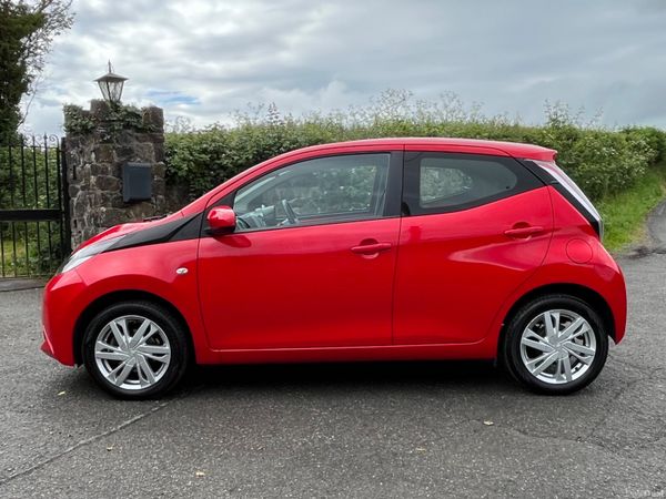Toyota Aygo 1.0 VVT-i x-play+ 388900291