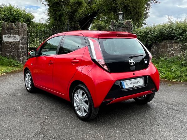 Toyota Aygo 1.0 VVT-i x-play+ 388900325
