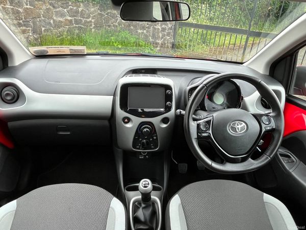 Toyota Aygo 1.0 VVT-i x-play+ 388900335