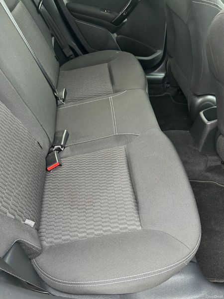 2016 Peugeot 208 Allure Ecomatique 388911325