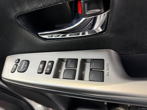 2015 Toyota Prius Alpha - 7 seat Petrol Hybrid 388928119