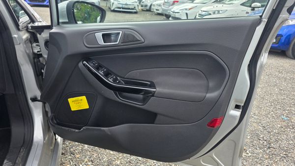 2016 Ford Fiesta 1.0L  Auto *High Spec* 388928557