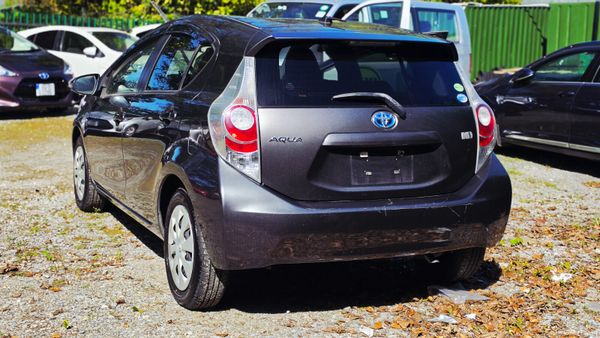 Toyota Aqua 2013 388939489