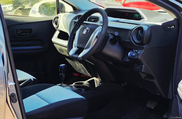 Toyota Aqua 2013 388939493