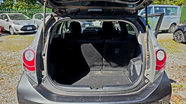 Toyota Aqua 2013 388939499