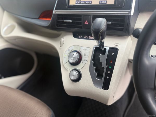 2017 Toyota Sienta Automatic Hybrid 7 Seater 389062421