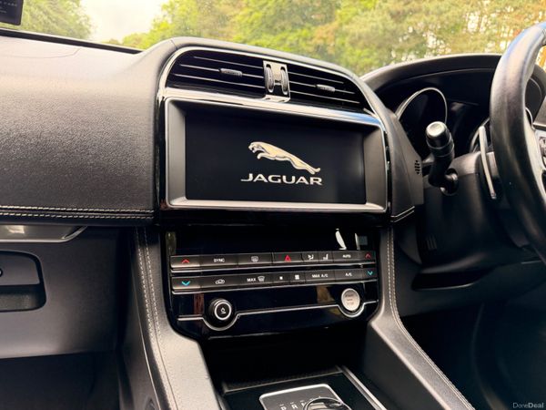 Jaguar F-Pace 2019 R Sport 4X4 180 BHP 389070941