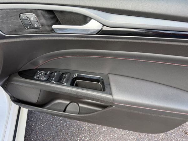 Ford Mondeo  2.0 150 BHP ST Line 389012051