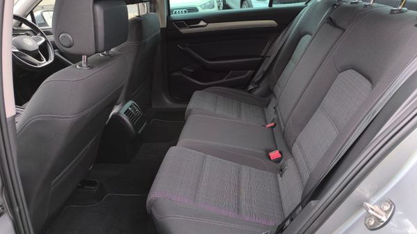Volkswagen Passat 2.0TDI Business 2022 389014379