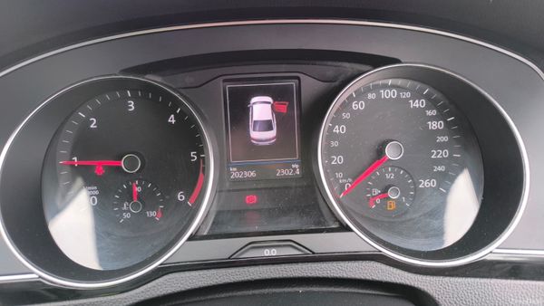 Volkswagen Passat 2.0TDI Business 2022 389014381